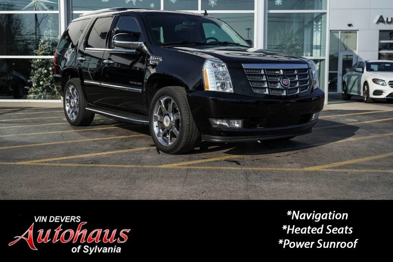 Pre Owned 2013 Cadillac Escalade Luxury Awd